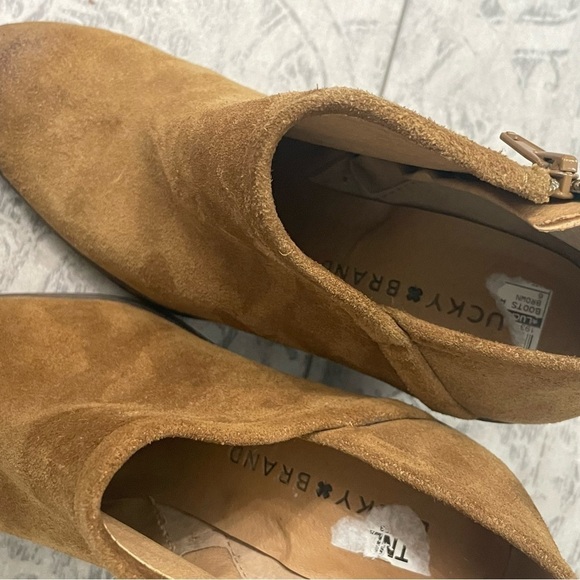 Lucky Brand Camel Brown Suede Ankle Bootie Boots SZ 6 - Picture 9 of 9